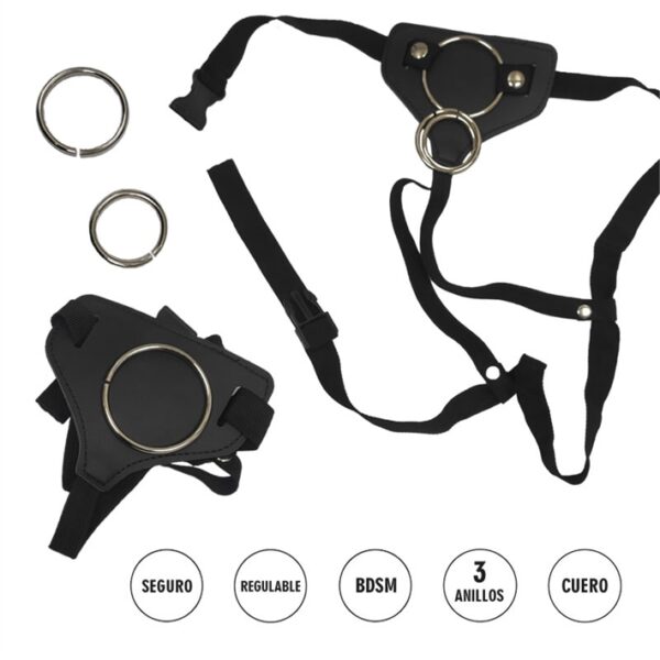 Arnes regulable, en cuero ecológico con 3 aros intercambiables.